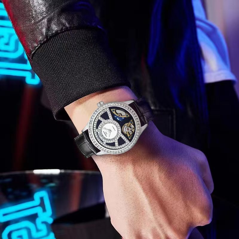 Men's light luxury fashion diamond watch